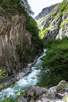 Jul&Gaux SerialHikers autostop hitchhiking aventure adventure alternative travel voyage volontariat volonteering kosovo rugova canyon gorges
