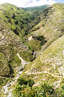 Jul&Gaux SerialHikers autostop hitchhiking aventure adventure alternative travel voyage volontariat volonteering gjirokaster albania