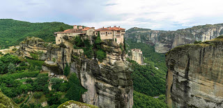 Jul&Gaux SerialHikers autostop hitchhiking aventure adventure alternative travel voyage volontariat volonteering monastries monasteres meteores meteora