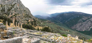 Jul&Gaux SerialHikers autostop hitchhiking aventure adventure alternative travel voyage volontariat volonteering delphi ancient greece archaeological