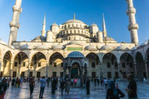 Istanbul turkey turquie serialhikers voyage alternatif autostop volontariat hitchhiking volonteering tour du monde mosque