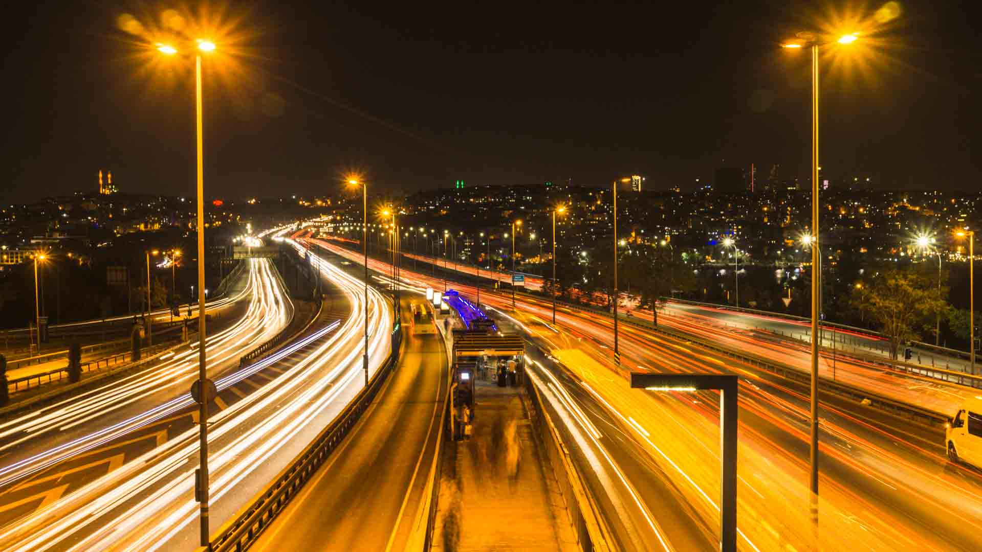 SerialHikers stop autostop world monde tour hitchhiking aventure adventure alternative travel voyage sans avion no fly Turquie istanbul nuit night long exposure exposition longue Turkey