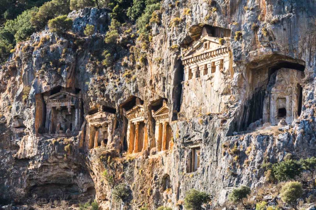 Turquie Dalyan lycian ancient archaeological archéologie Turkey serialhikers tour du monde world trip voyage alternatif autostop hitchhiking adventure aventure tombes lyciennes anatolie antique