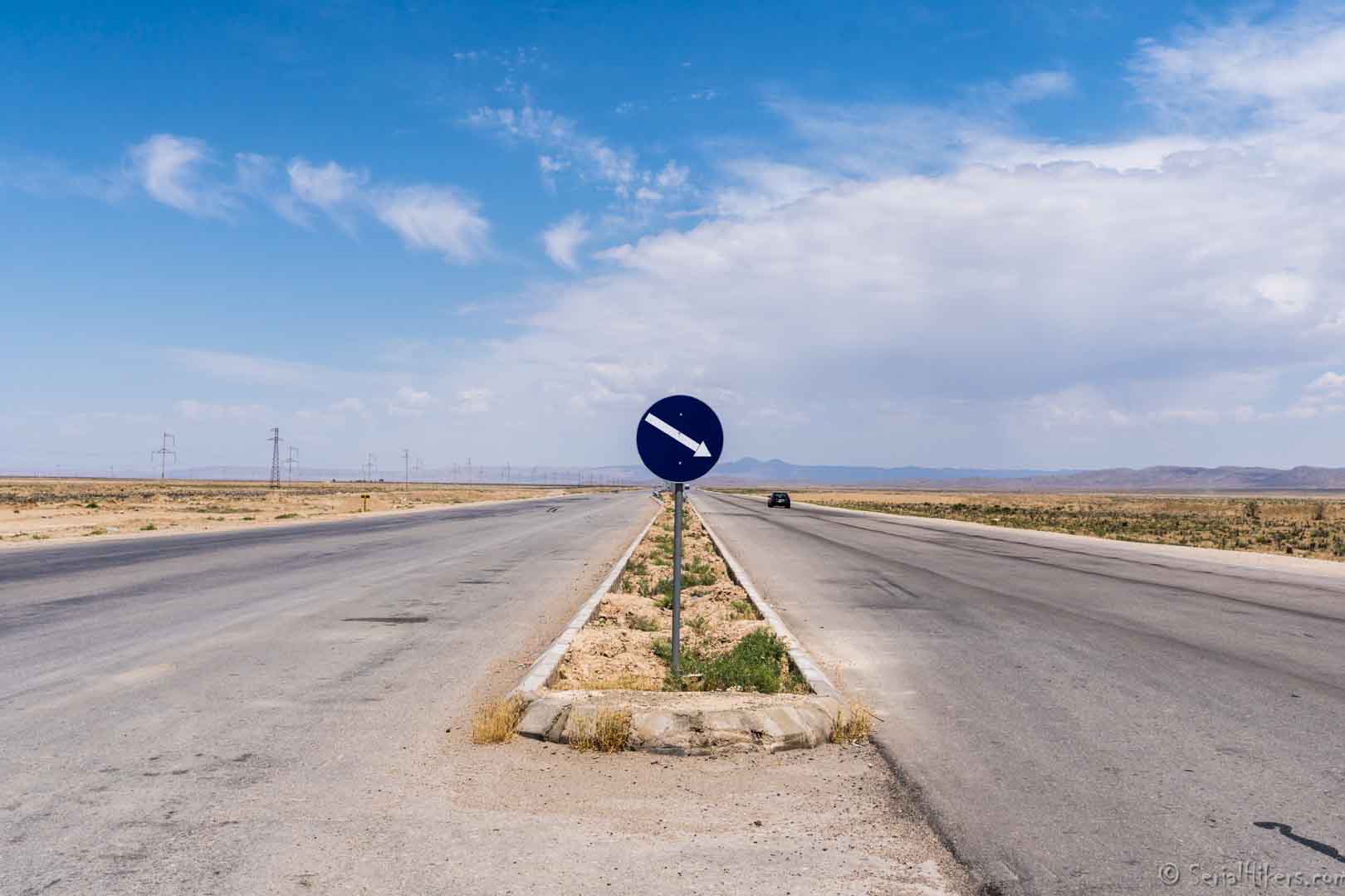 SerialHikers stop autostop world monde tour hitchhiking aventure adventure alternative travel voyage sans avion no fly balkanabat bektash transit turkmenistan
