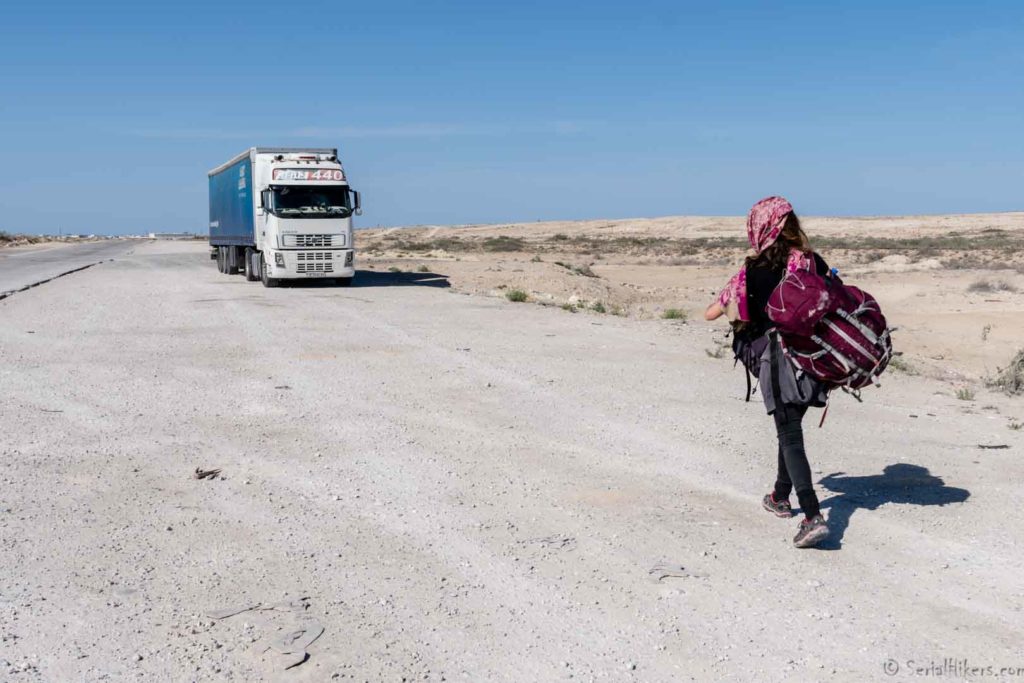 SerialHikers stop autostop world monde tour hitchhiking aventure adventure alternative travel voyage sans avion no fly bektash transit turkmenistan
