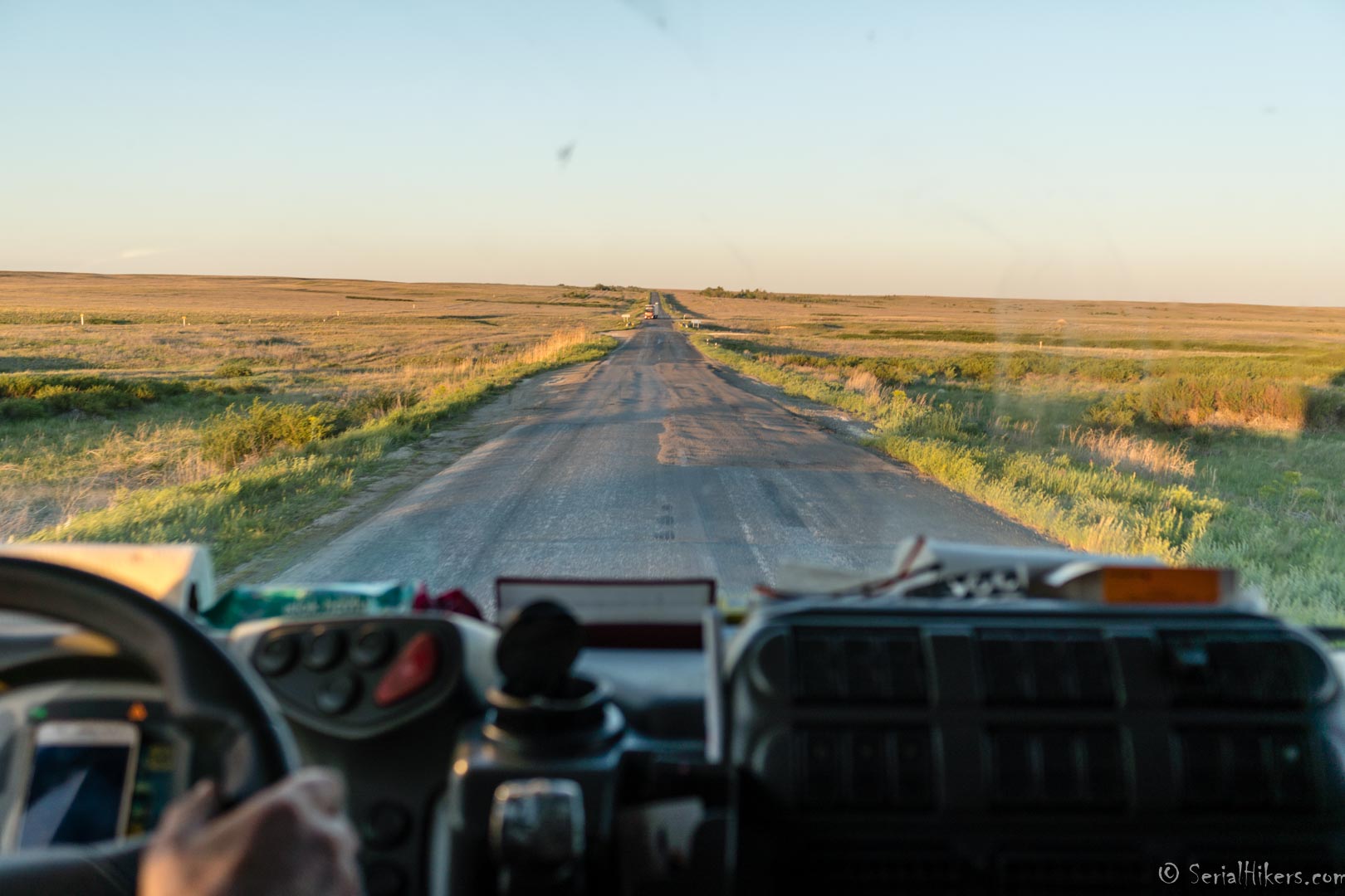SerialHikers stop autostop world monde tour hitchhiking aventure adventure alternative travel voyage sans avion no fly Kazakhstan without flight