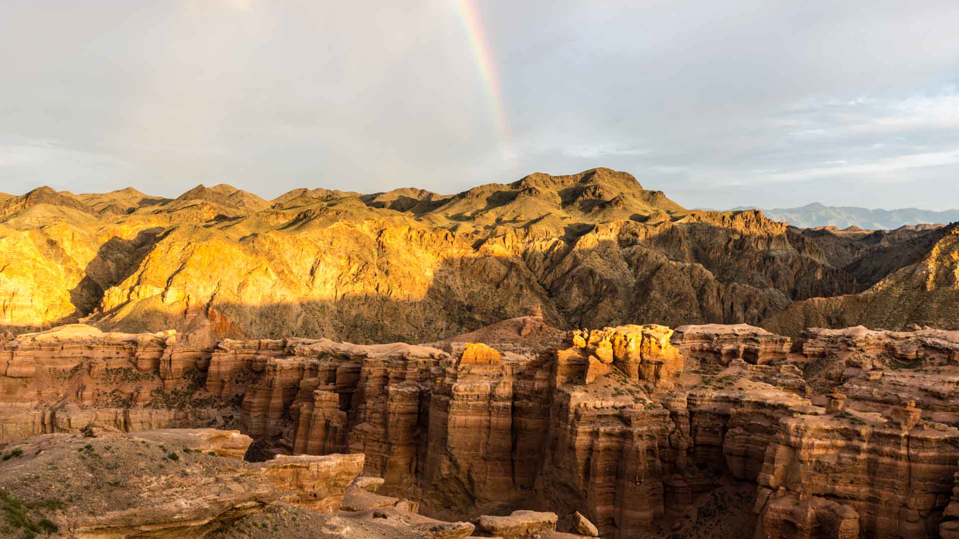 SerialHikers stop autostop world monde tour hitchhiking aventure adventure alternative travel voyage sans avion no fly Kazakhstan Charyn canyon rainbow arc-en-ciel