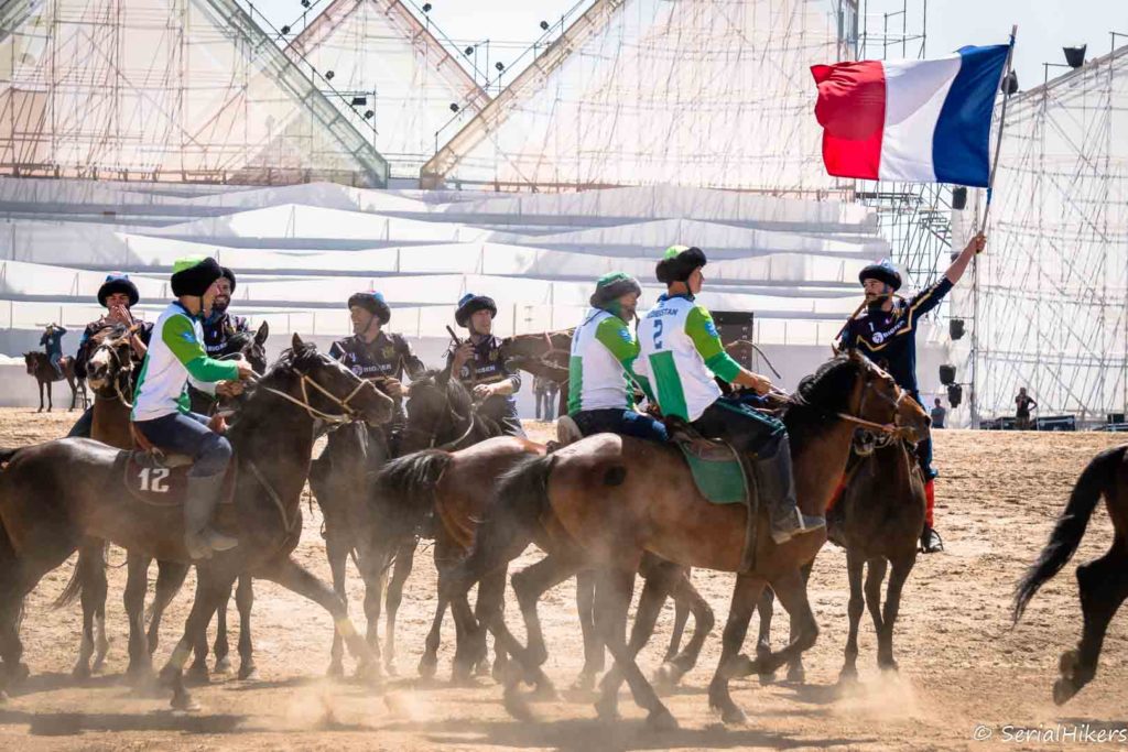 World Nomad Games Kirghizstan jeux mondieuax backpacking Jul&Gaux SerialHikers autostop hitchhiking aventure adventure alternative travel voyage volontariat volonteering Kyrgyzstan horse cheveaux camping