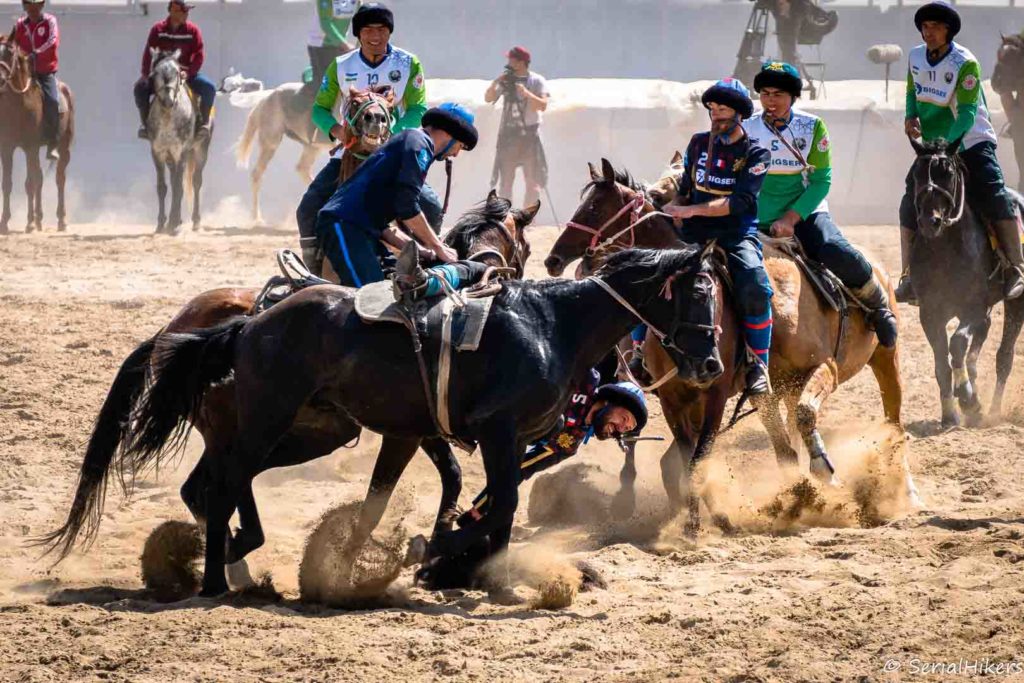 World Nomad Games Kirghizstan jeux mondieuax backpacking Jul&Gaux SerialHikers autostop hitchhiking aventure adventure alternative travel voyage volontariat volonteering Kyrgyzstan horse cheveaux camping