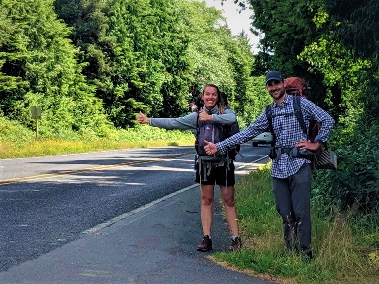backpacking Jul&Gaux SerialHikers stop autostop world tour hitchhiking aventure adventure alternative travel voyage volontariat volonteering Margaux solo