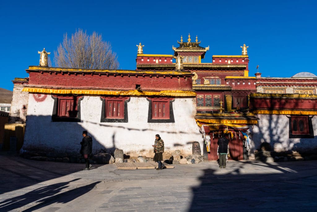 SerialHikers stop autostop world monde tour hitchhiking aventure adventure alternative travel voyage sans avion no fly china chine sichuan litang village tibetain
