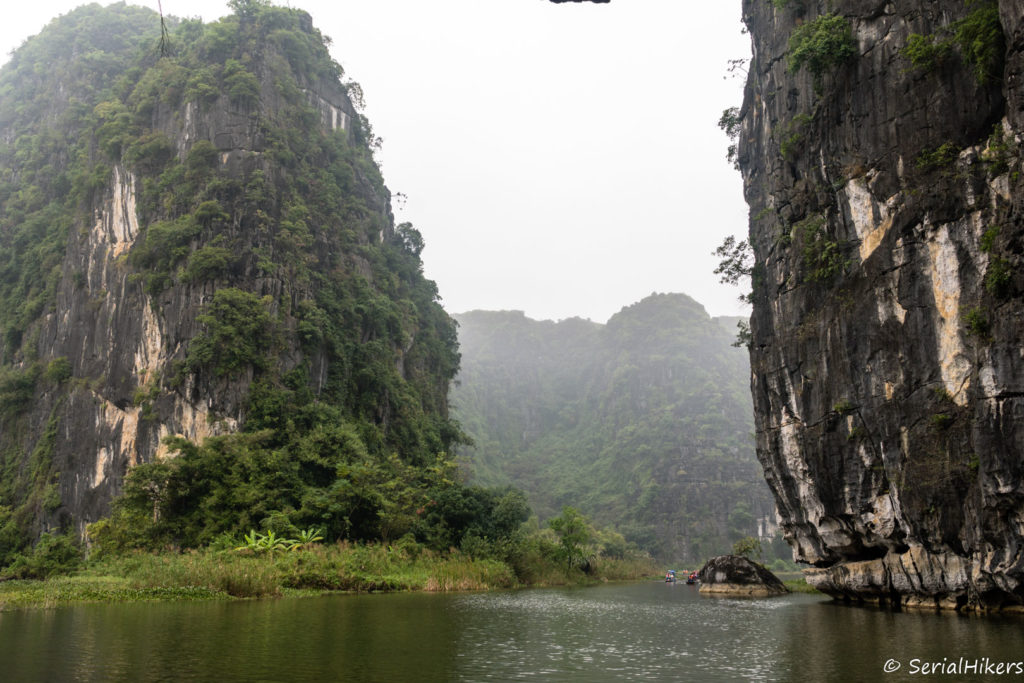 backpacking Jul&Gaux SerialHikers stop autostop world tour hitchhiking aventure adventure alternative travel voyage volontariat volonteering vietnam ninh binh tam coc halong terrestre